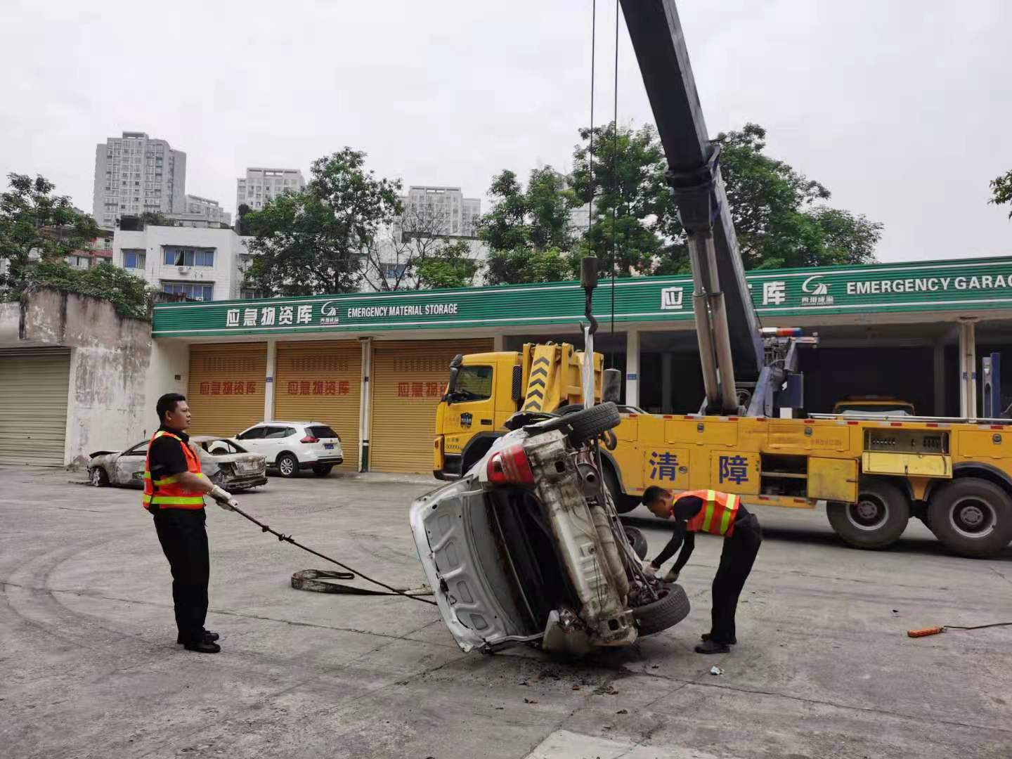 抓落实勤苦练——资阳管理处扎实开展路产管护应急救援实操演练